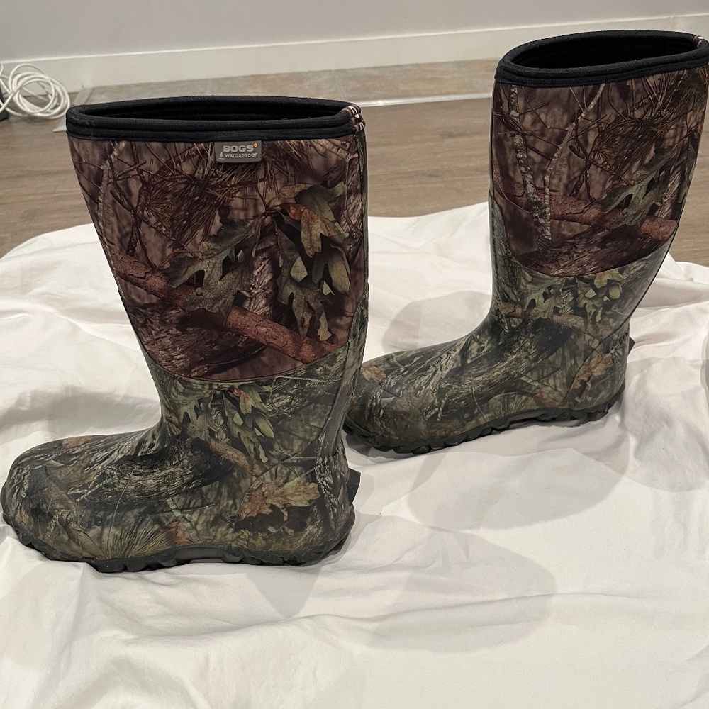 Men’s size 12 BOGS waterproof winter boots